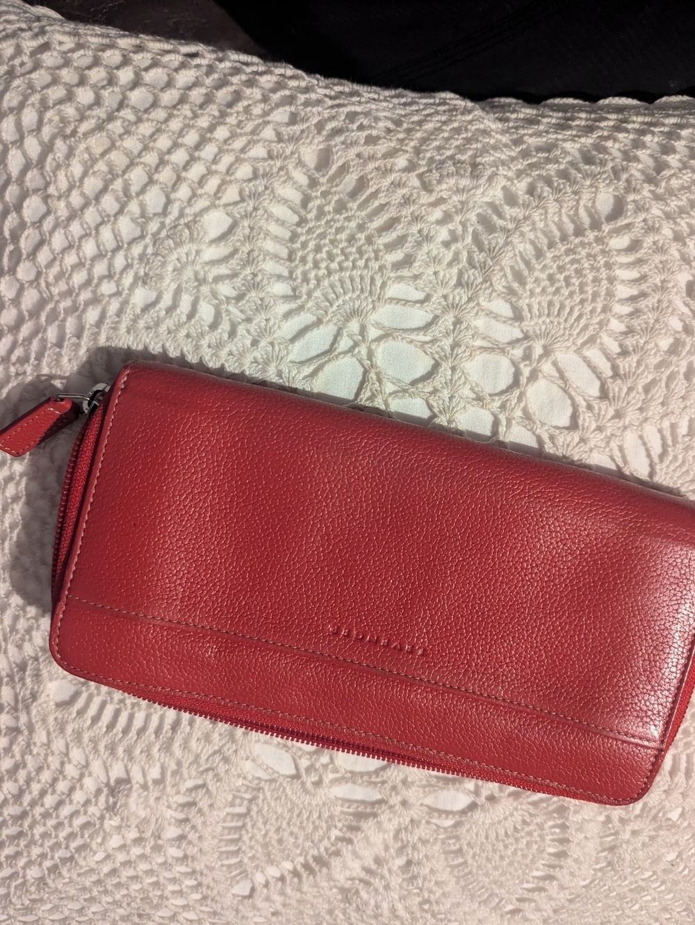 Levenge Women's Red Leather Zip Wallet Clutch - Picture 1 of 4